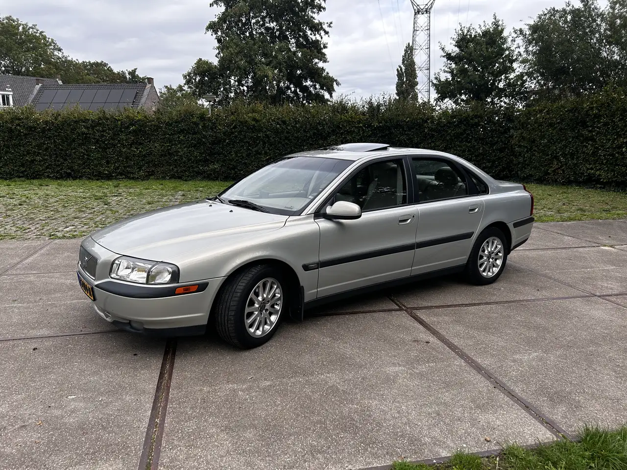 Volvo S80 2.4 Comfort — photo 1 of 20