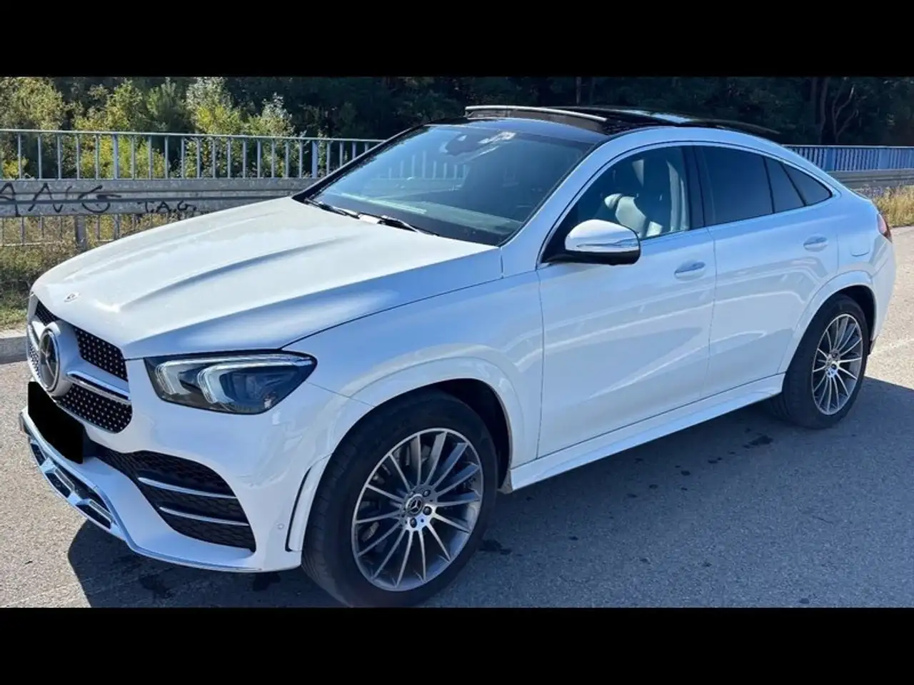 Mercedes-Benz GLE 350 e Coupe Plug-in-Hybrid 4Matic AMG Line — photo 1 of 13