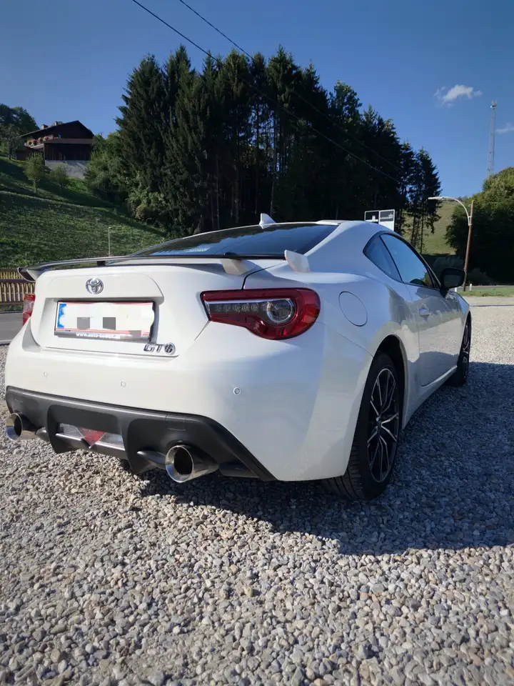 Toyota GT86 2,0 Boxer D-4S Pure Aut. — photo 1 of 13