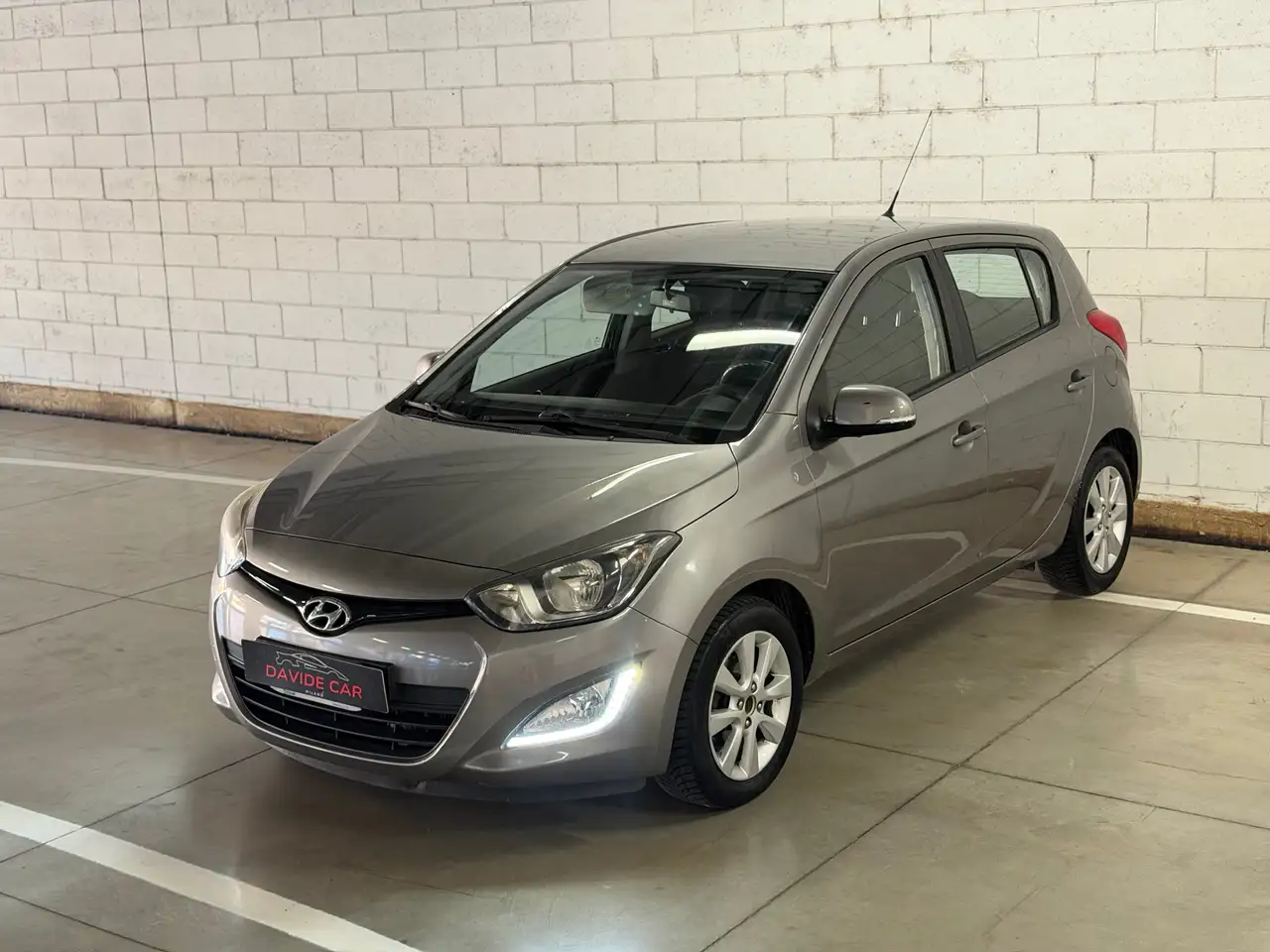 Hyundai i20 i20 I 2012 5p 1.1 crdi Blue Drive — photo 1 of 15