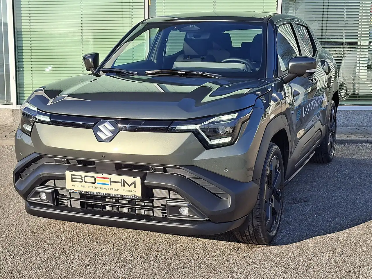 Suzuki Vitara 61kWh GL+ Allgrip-e Flash — photo 1 of 18