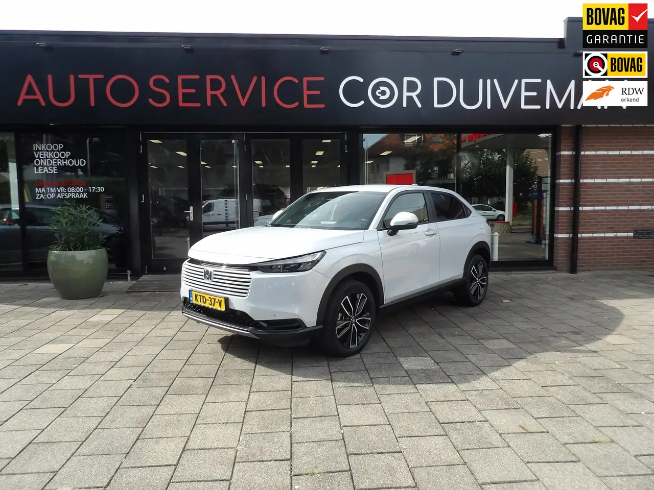 Honda HR-V 1.5 e:HEV Elegance NIEUW //NIEUW 3000 KM INCL 3 JA — photo 1 of 15