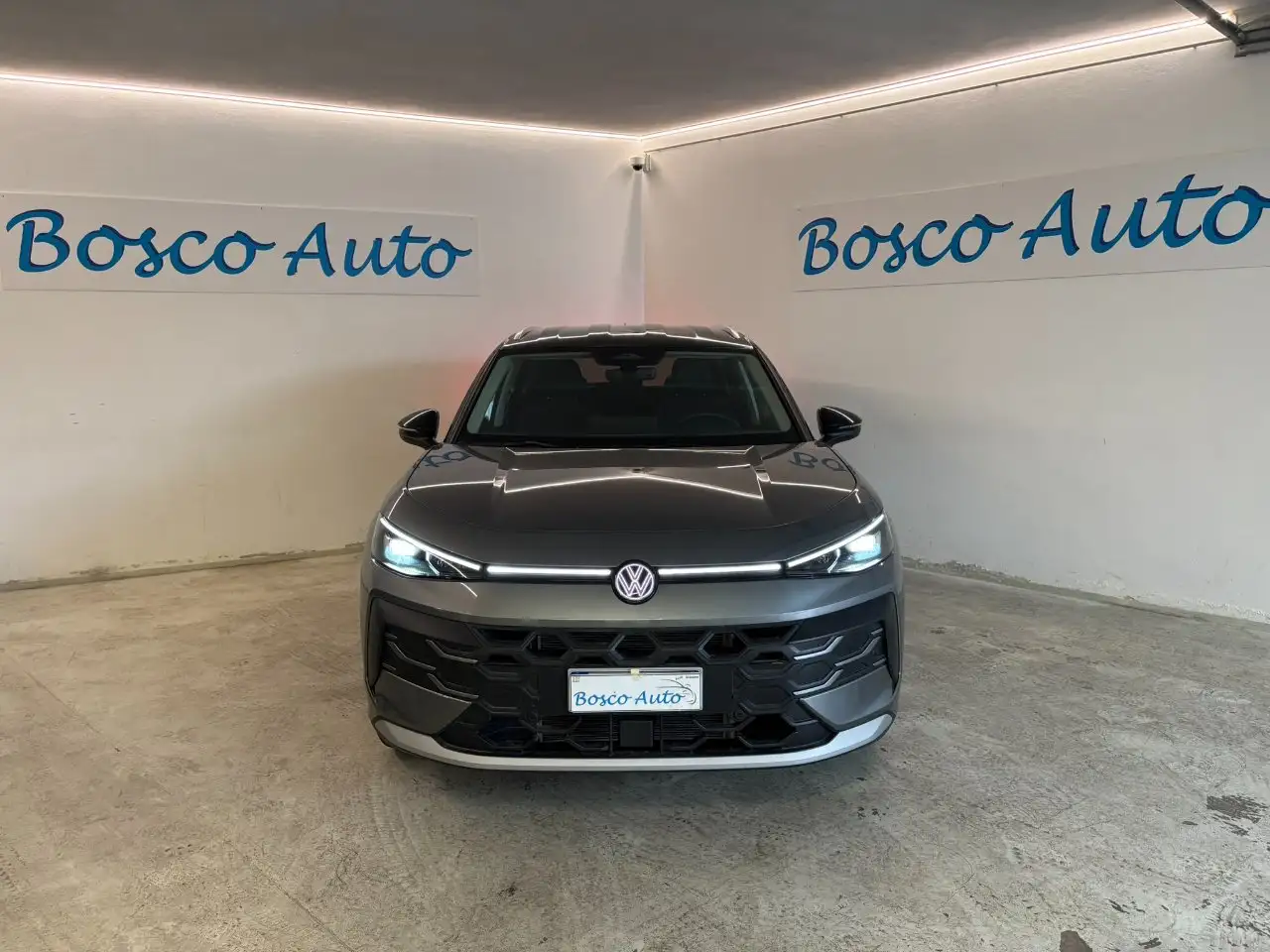 Volkswagen T-Roc 1.5 etsi Style 115cv dsg — photo 1 of 15
