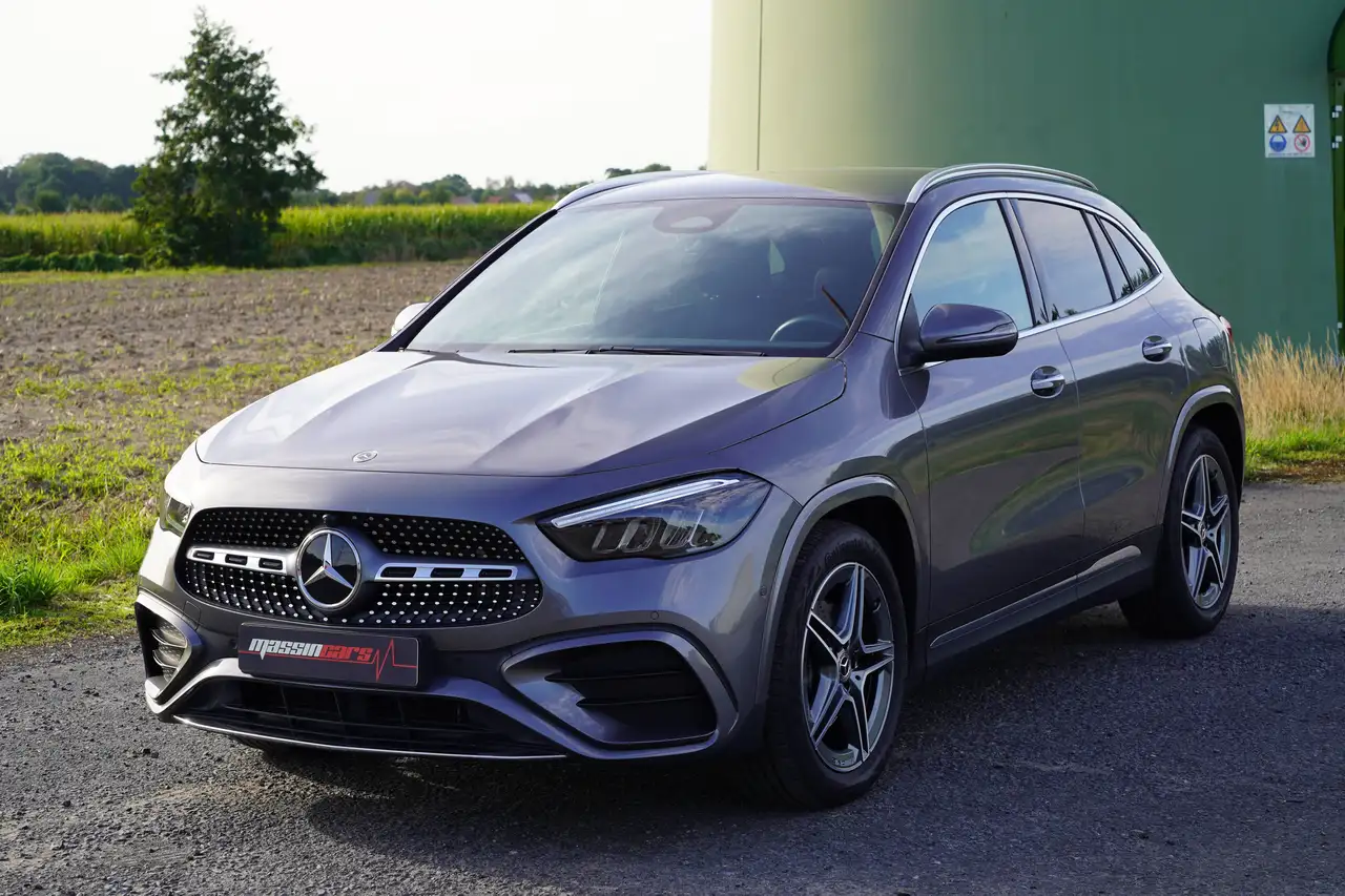 Mercedes-Benz GLA 200 AMG-Line | LED | Stuurverwarming! | 15dkm! | 1ste eigenaar! — photo 1 of 40