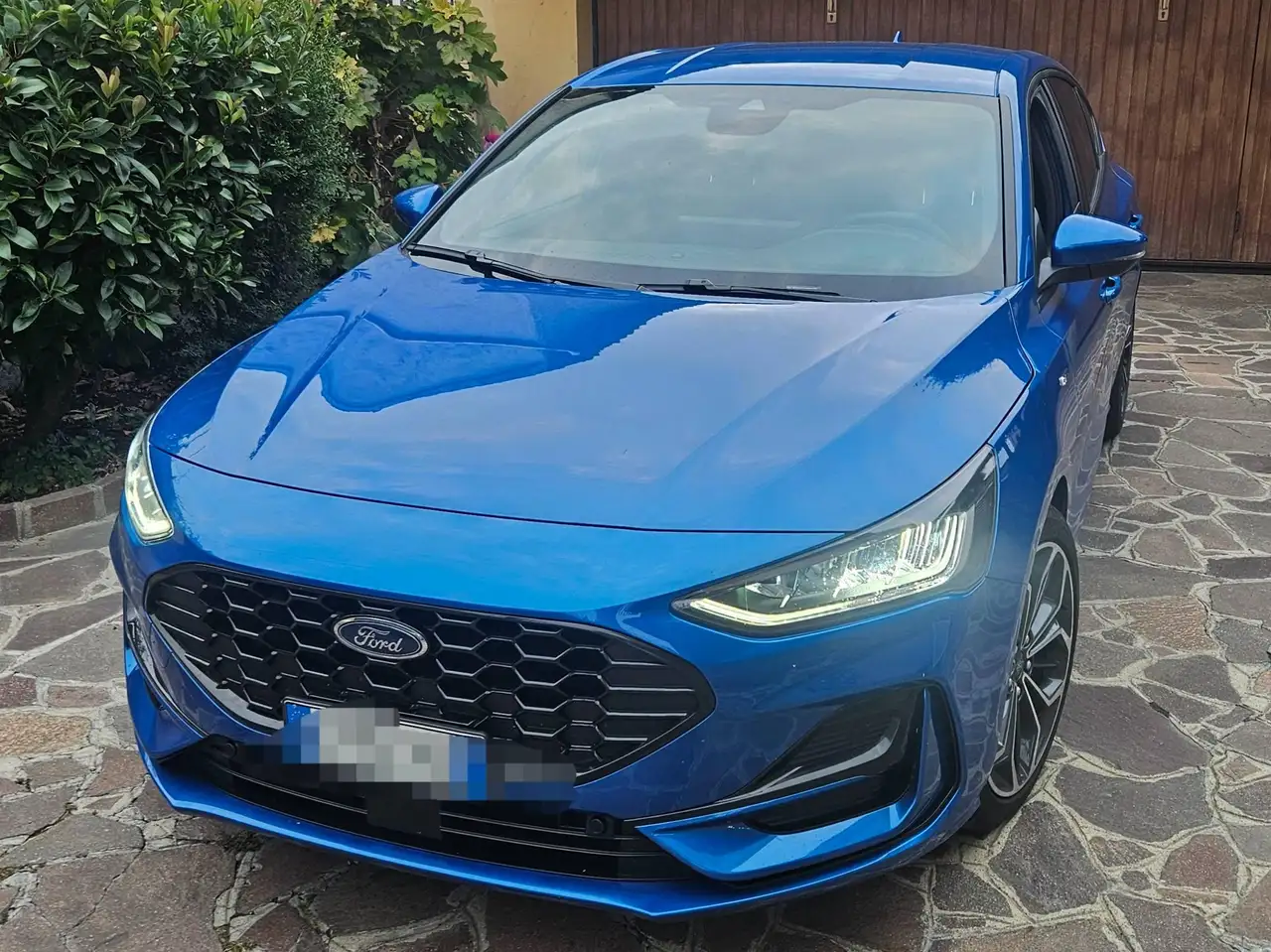 Ford Focus Focus 1.0 ecoboost ST-Line s — photo 1 of 8