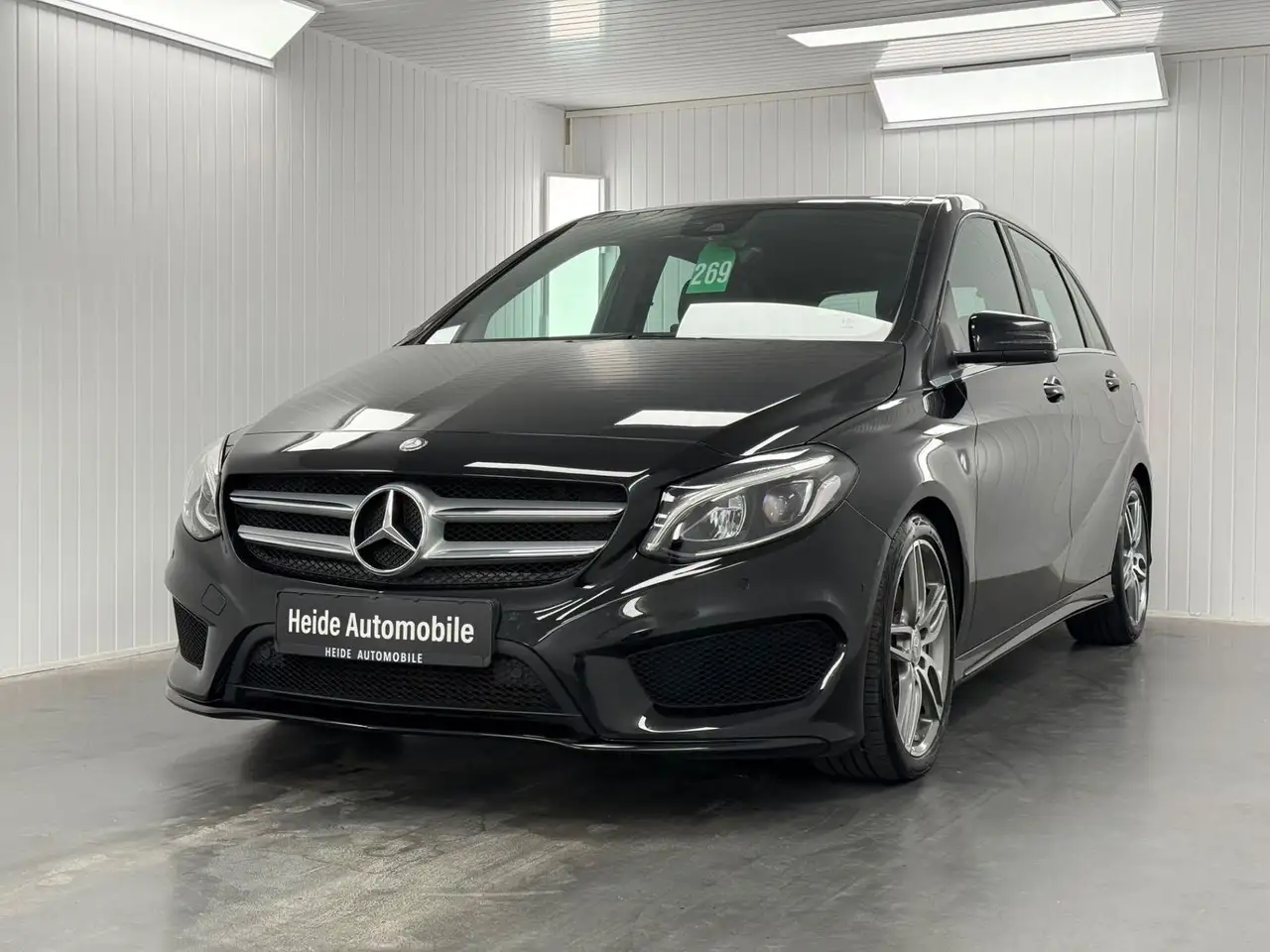 Mercedes-Benz B 220 d AUTOMATIK AMG SPORTPAKET PANORAMA — photo 1 of 15