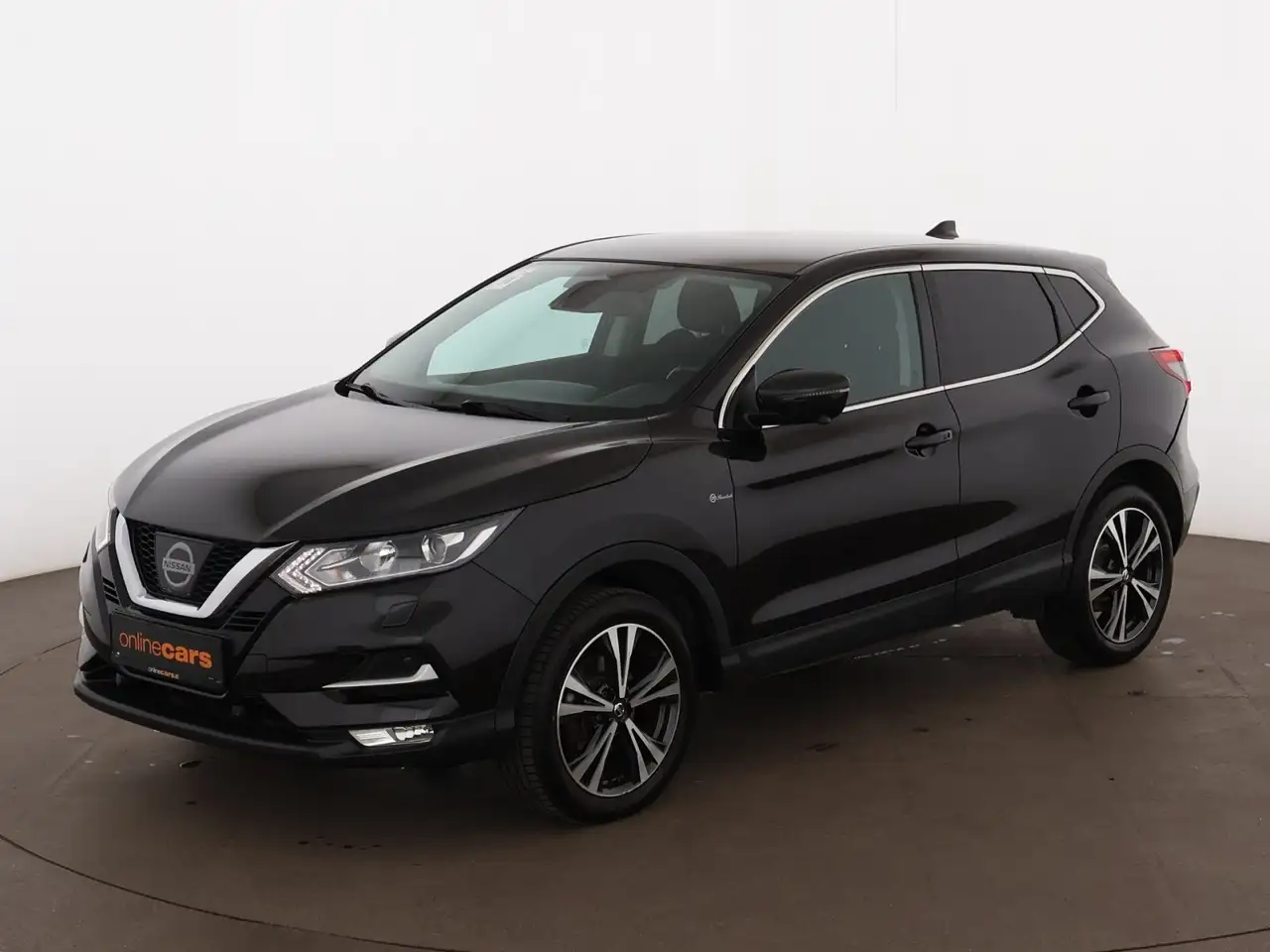 Nissan Qashqai 1.6 dCi N-Connecta 360-CAM NAVI SITZHZG — photo 1 of 23