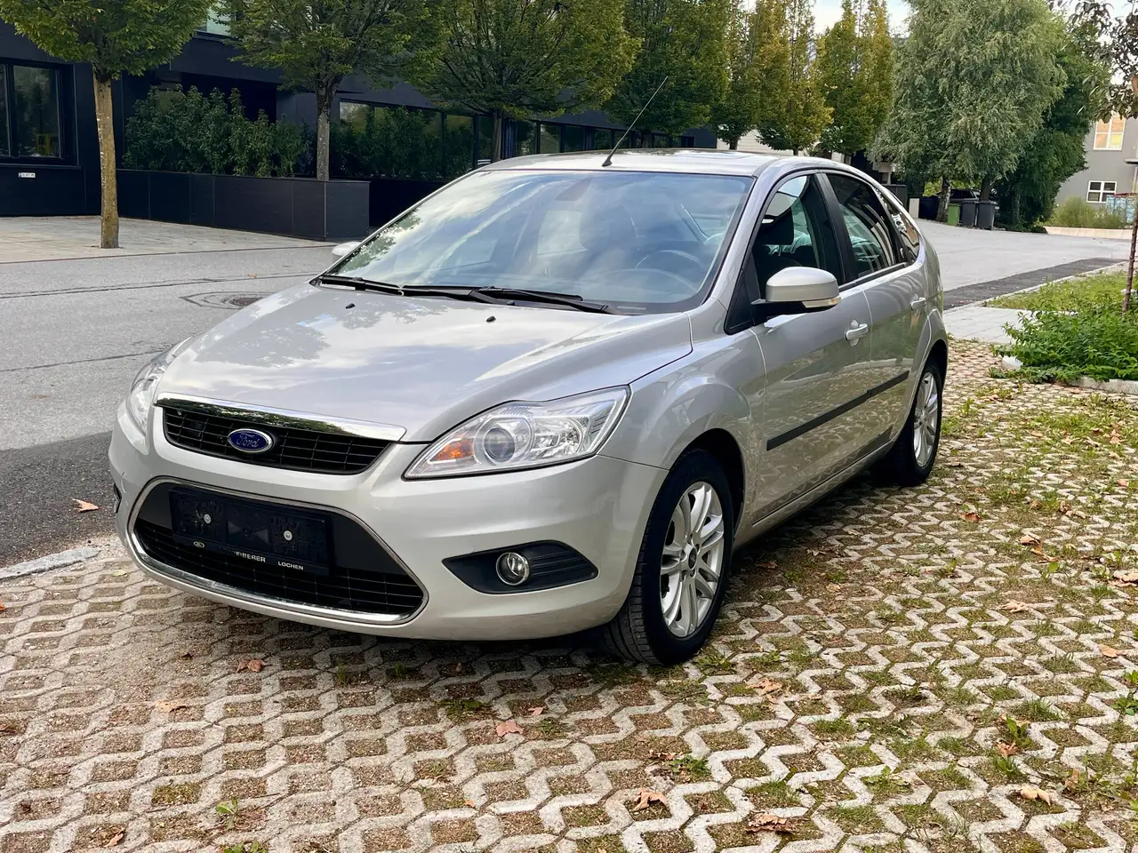 Ford Focus Ghia 2,0 Automatik 1 Besitzer neues Pickerl — photo 1 of 39