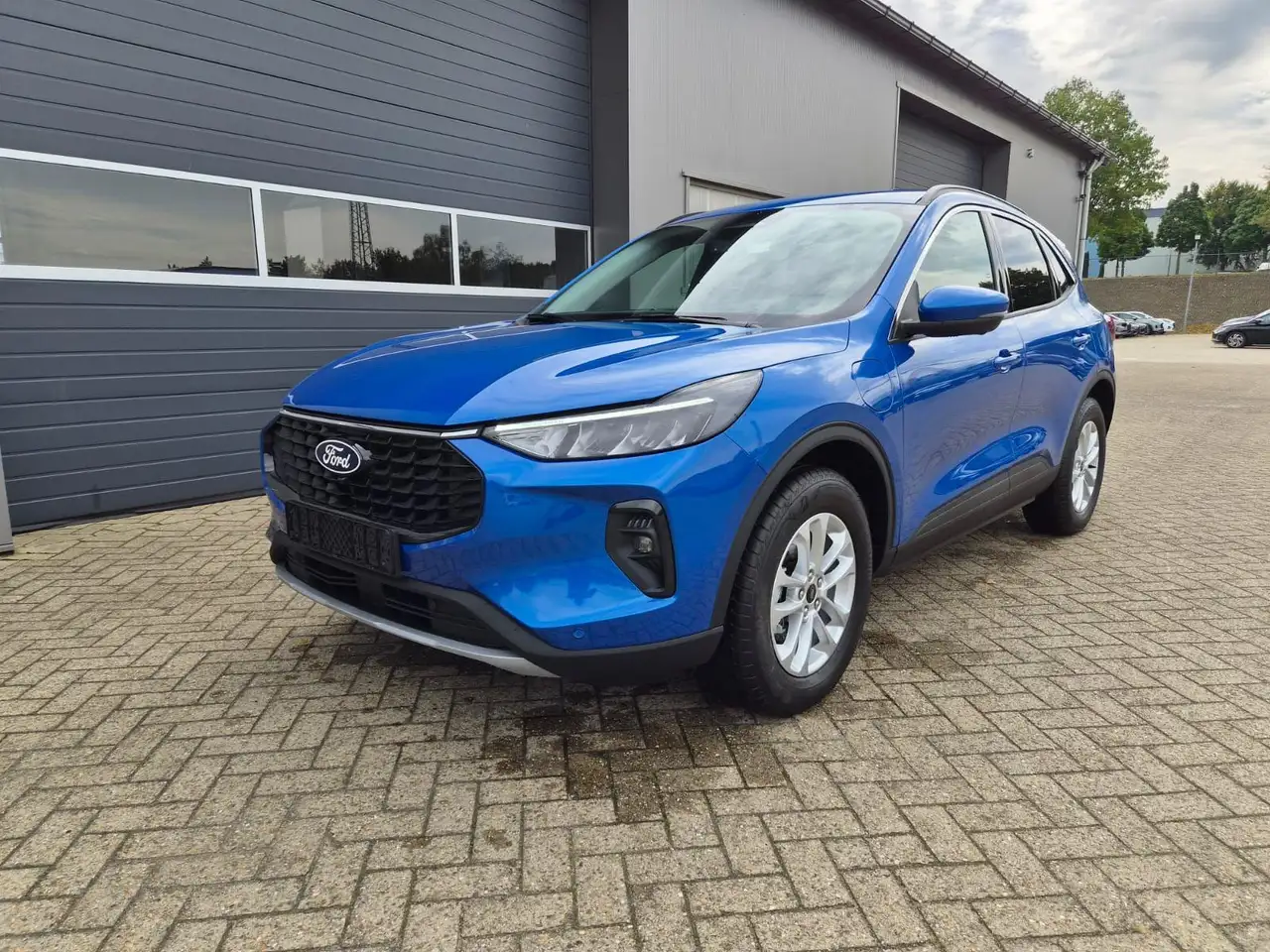 Ford Kuga Titanium 243PS PHEV Automatik schwenkb. AHK Sit... — photo 1 of 30