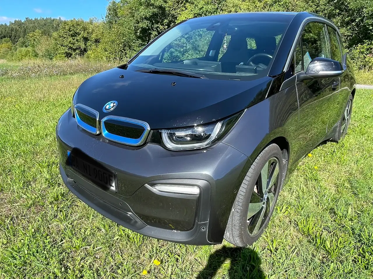 BMW i3 i3 (94 Ah) — photo 1 of 15