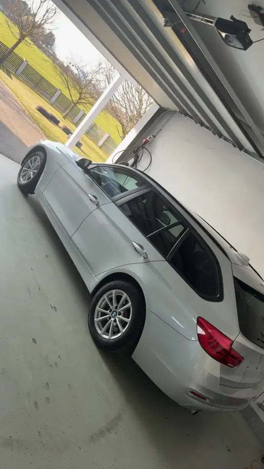 BMW 318 318d Touring Aut. — photo 1 of 6