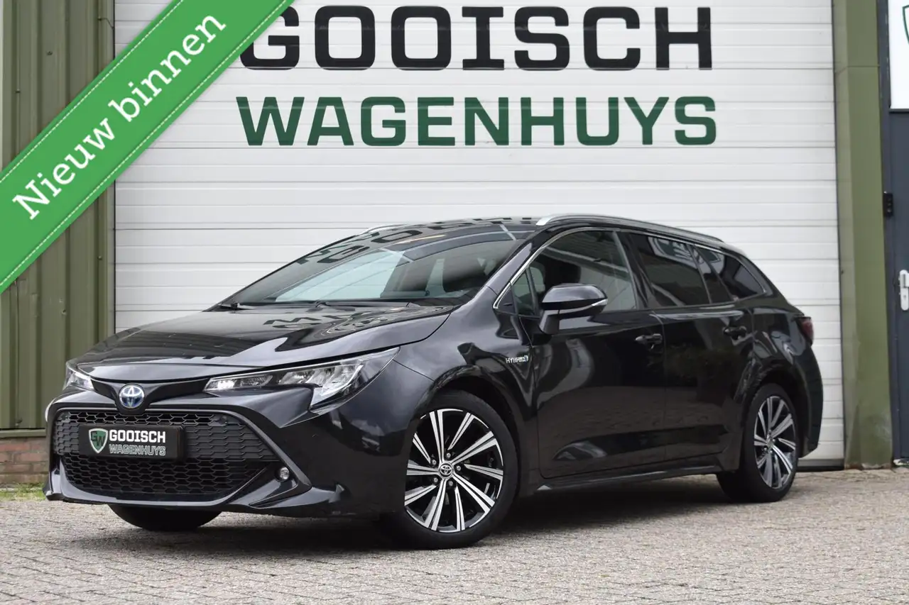 Toyota Corolla Touring Sports 1.8 Hybrid Business Plus | Carplay — photo 1 of 26