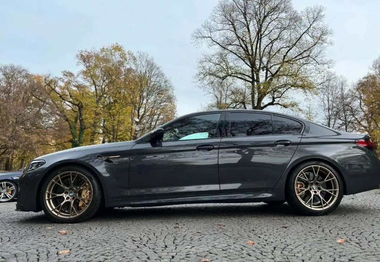 BMW M5 CS LEICHTBAU CARBON-KERAMIK-LASER-XDRIVE — photo 1 of 15