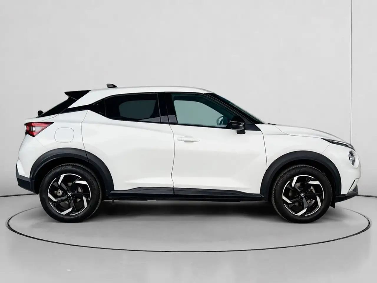 2024 Nissan Juke 1.0 DIG-T Acenta 4x2 114, photograph 2