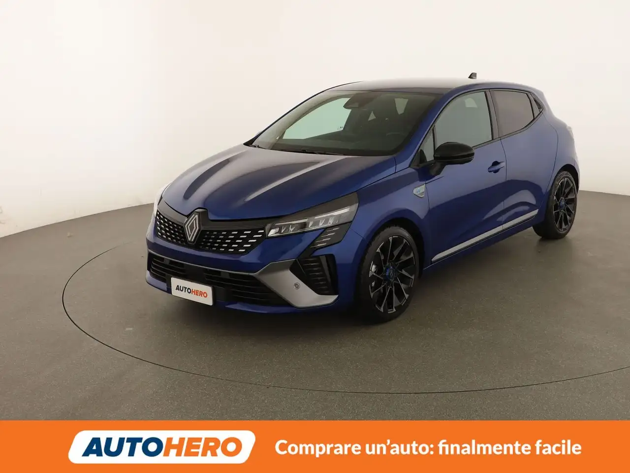 Renault Clio 1.6 Hybrid E-Tech Esprit Alpine — photo 1 of 15