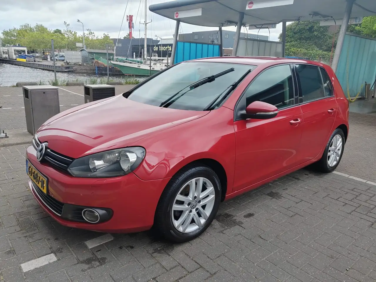 Volkswagen Golf 1.4 TSI Sport — photo 1 of 14