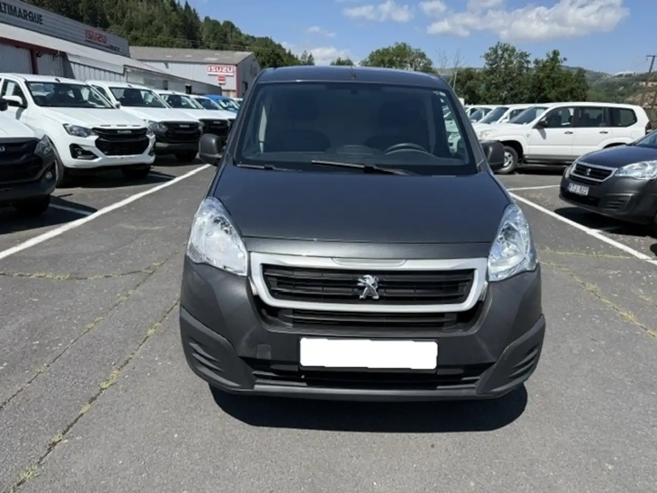 Peugeot Partner STANDARD 1.6 BLUEHDI 75CH PRO — photo 1 of 11
