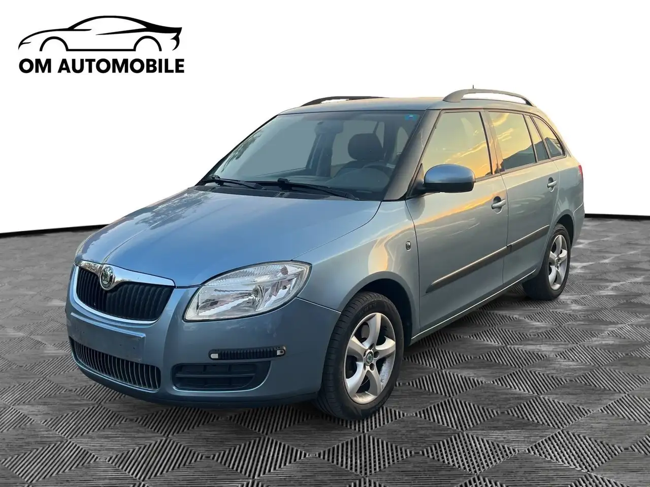Skoda Fabia Fabia II Combi Diesel 1.9 TDI PD Combi Ambiente — photo 1 of 18