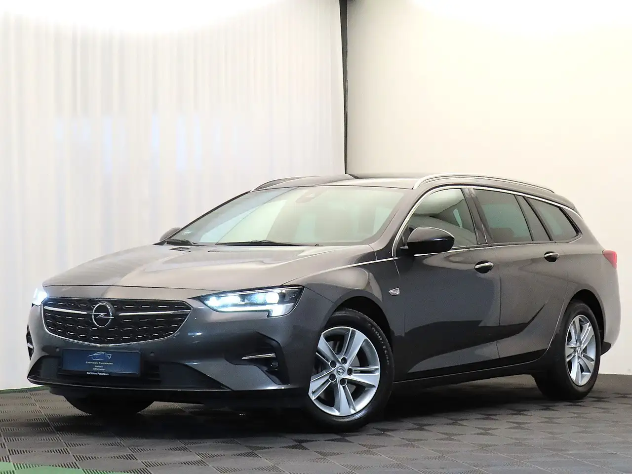 Opel Insignia B Sports Tourer Business AHK / Head-Up — photo 1 of 15