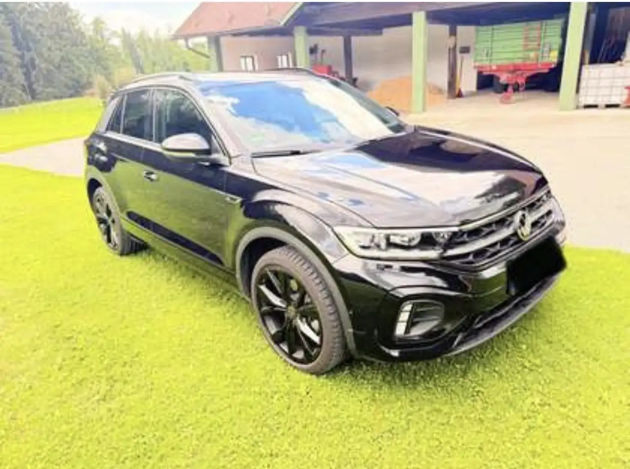 Volkswagen T-Roc R-Line — photo 1 of 14
