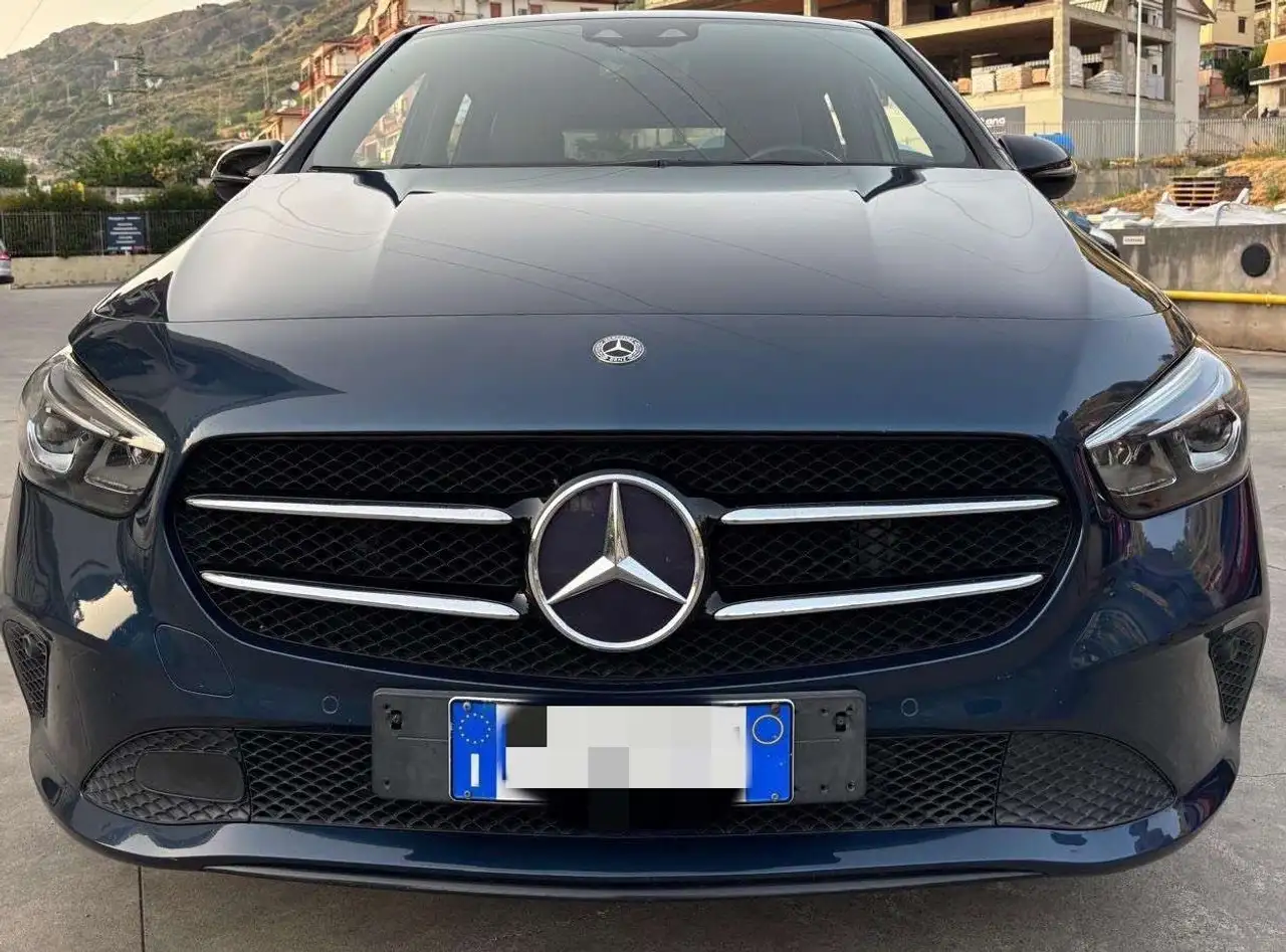 Mercedes-Benz B 180 d Sport auto — photo 1 of 9