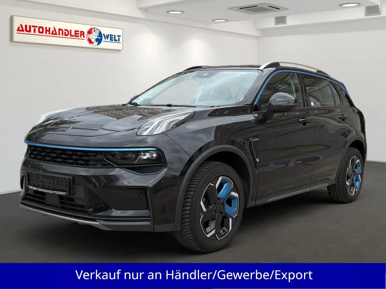 Lynk & Co 01 1.5 T HEV 145 kW Automatik LED Pano — photo 1 of 21