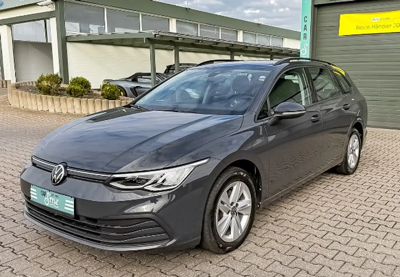 Volkswagen Golf VIII 2.0 TDI Life AHK Standh. LED Navi CarPlay — photo 1 of 16