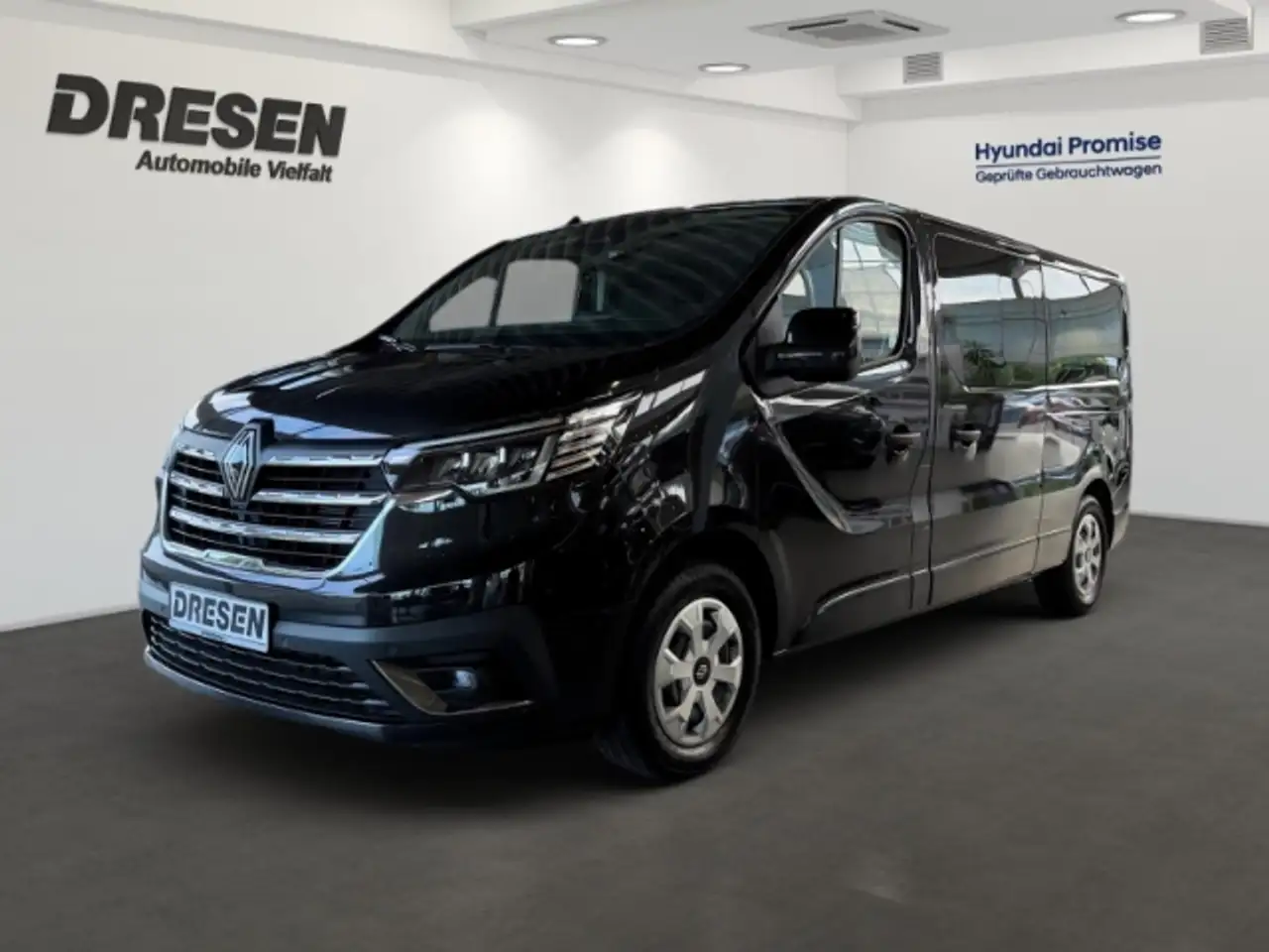 Renault Trafic L2H1 3,0t BLUE 150 EU6e Combi Grand Evolution Blue — photo 1 of 27