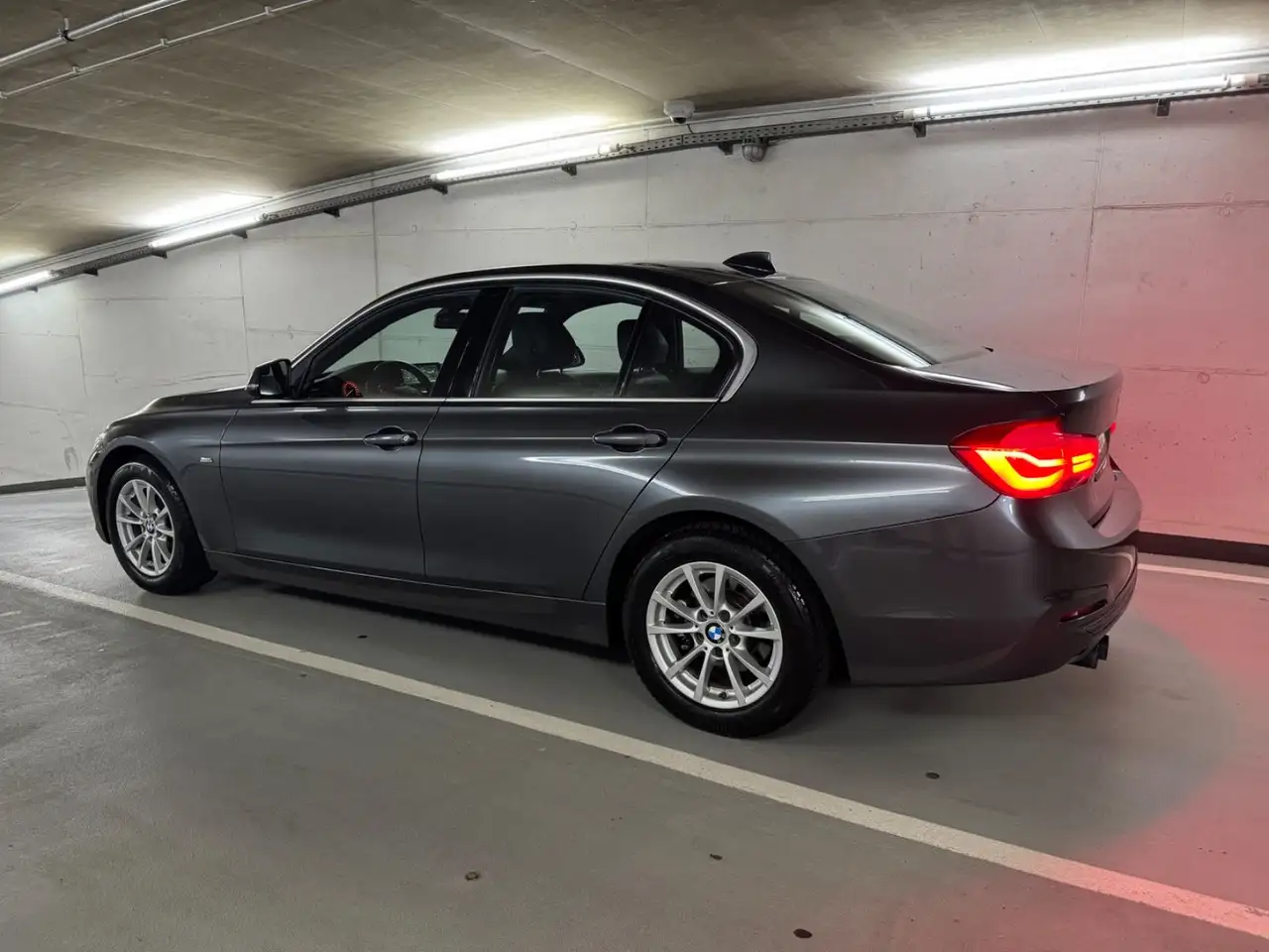 2017 BMW 320 iA Lim. |SportLine|NaviProf|LED|Leder|LCI|, photograph 3
