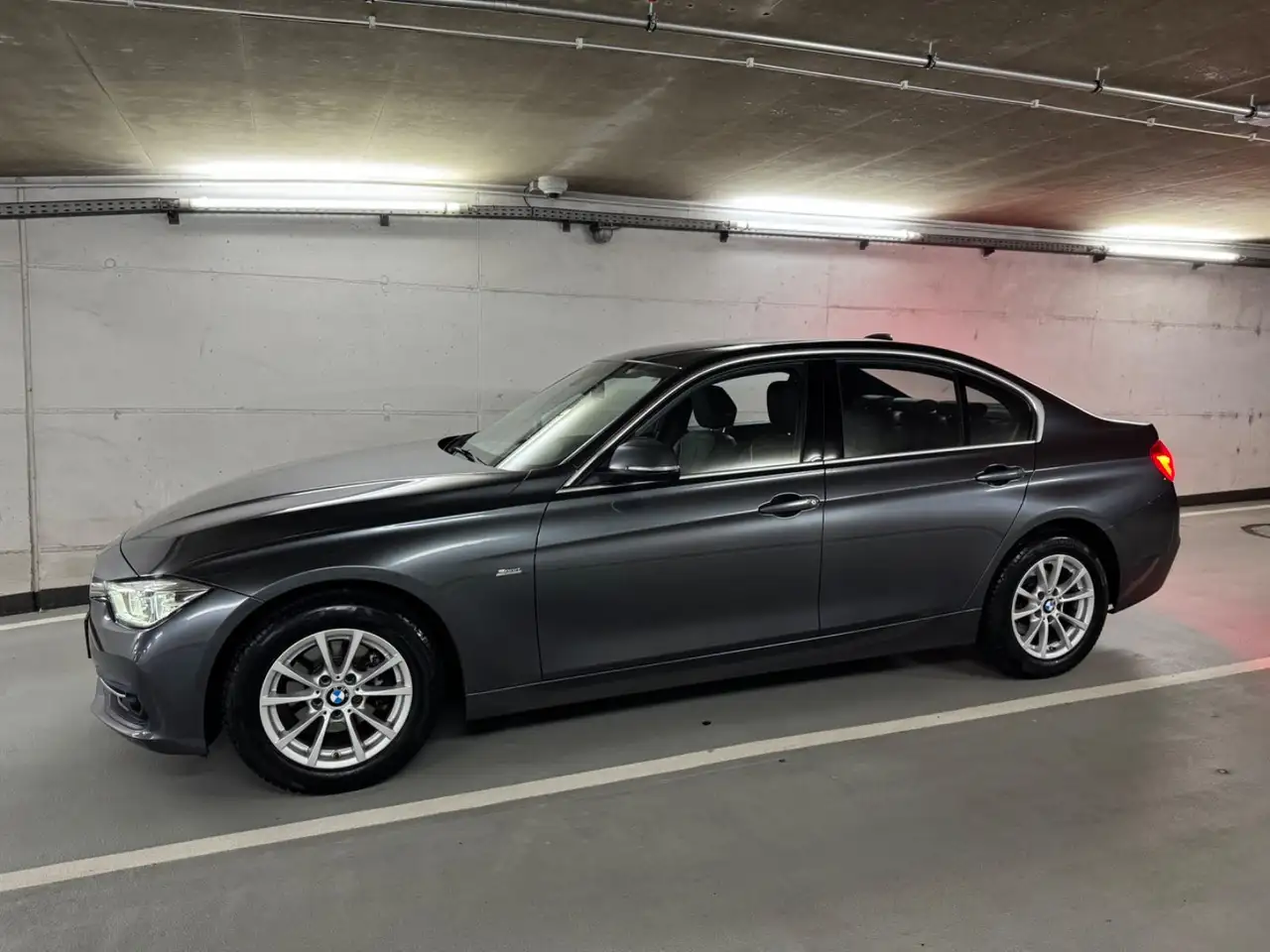 2017 BMW 320 iA Lim. |SportLine|NaviProf|LED|Leder|LCI|, photograph 2