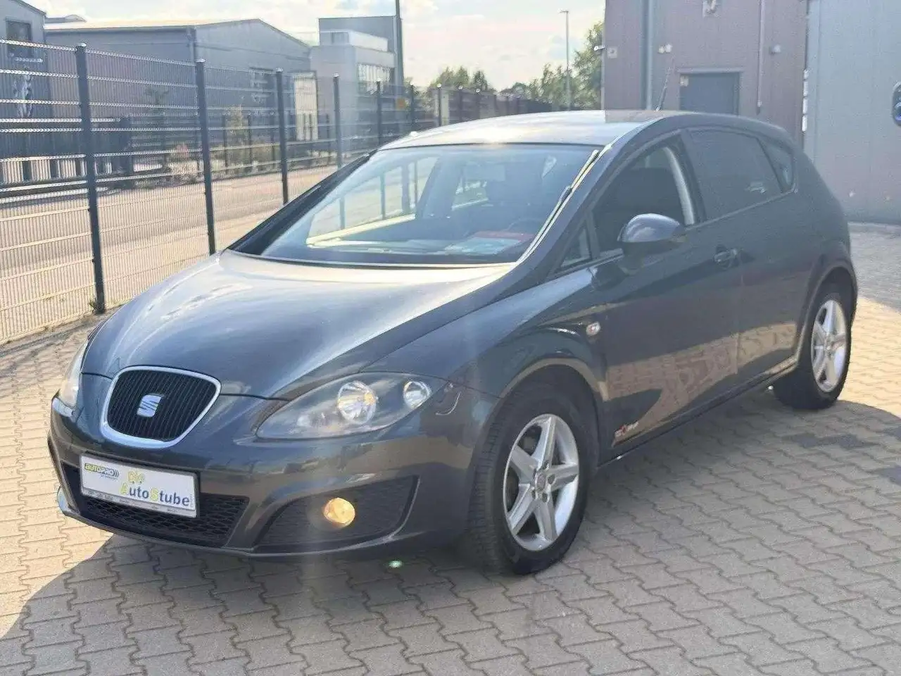 SEAT Leon Reference Copa 5Trg.-Multilenkrad-ABS-ESP-A — photo 1 of 18