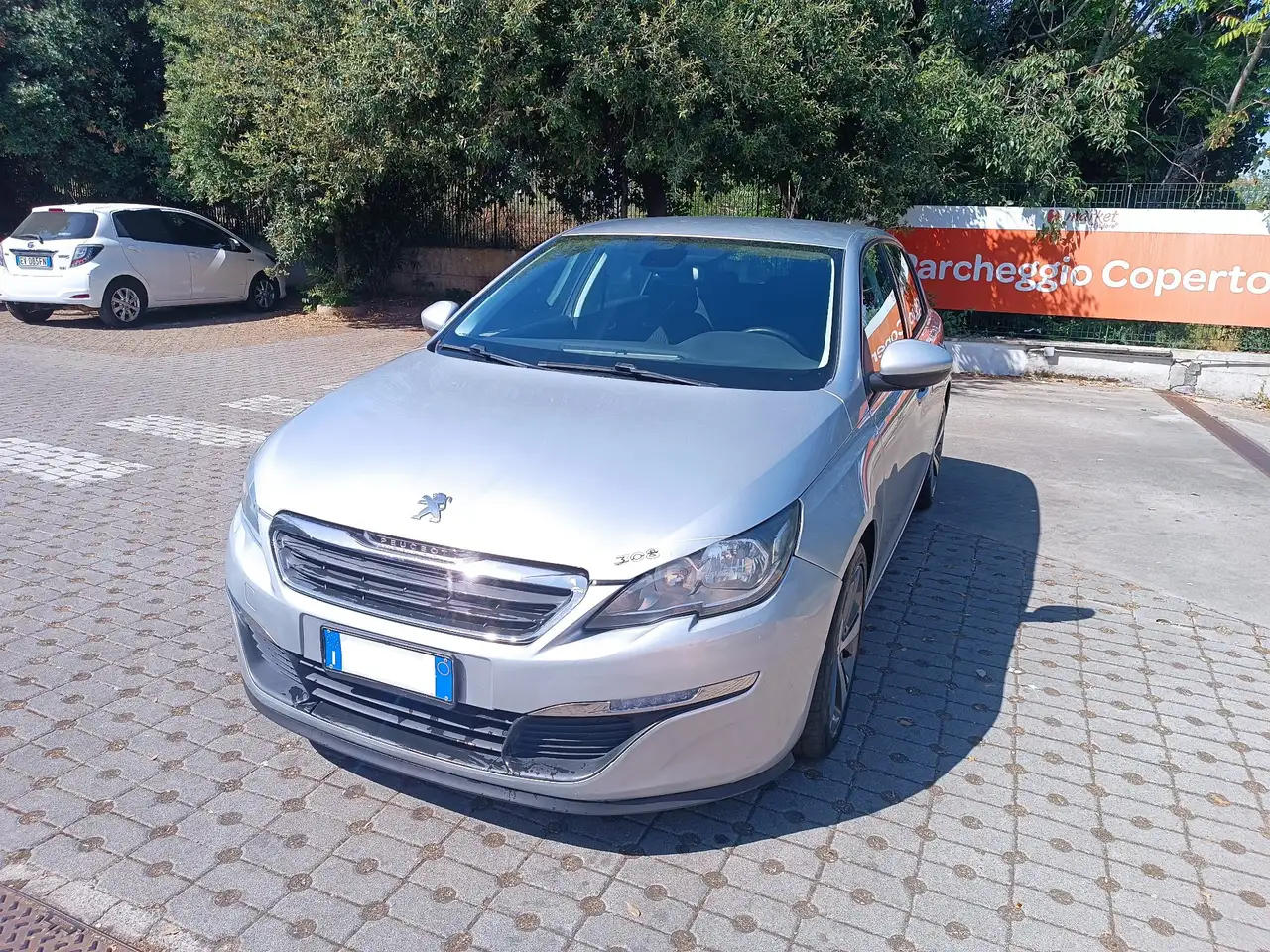Peugeot 308 5p 1.2 puretech t (e-thp) Active s&s 110cv — photo 1 of 11