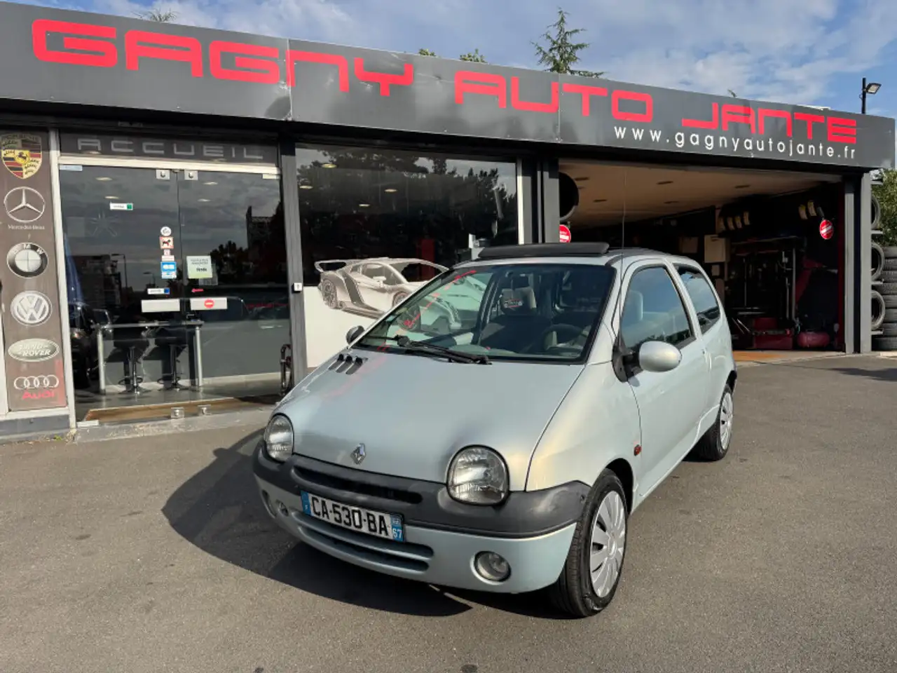 Renault Express 1.2 16V 75CH EXPRESSION TOIT OUVRANT PANORAMIQUE — photo 1 of 12