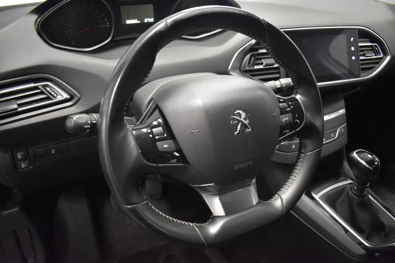 2020 Peugeot 308 SW Active Navi Kamera PDC 1-Hand AHK, photograph 10
