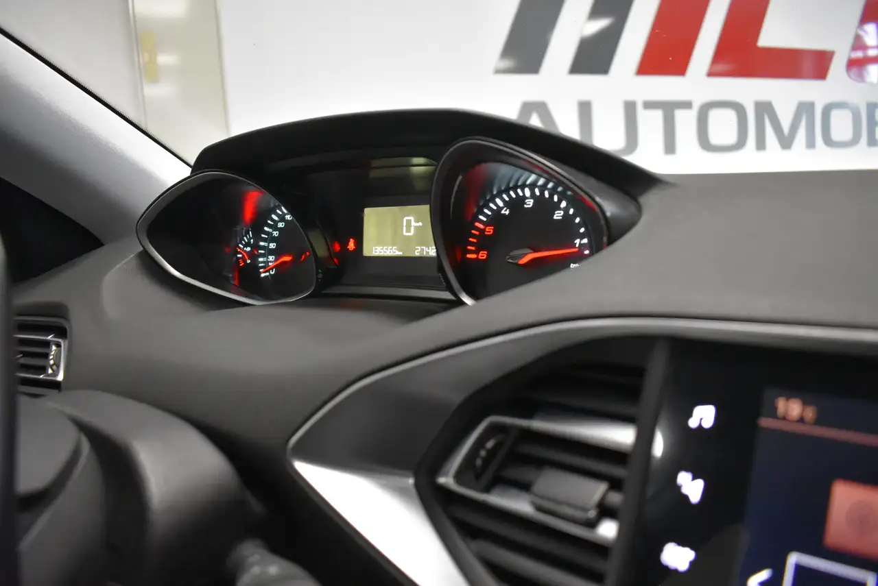 2020 Peugeot 308 SW Active Navi Kamera PDC 1-Hand AHK, photograph 11
