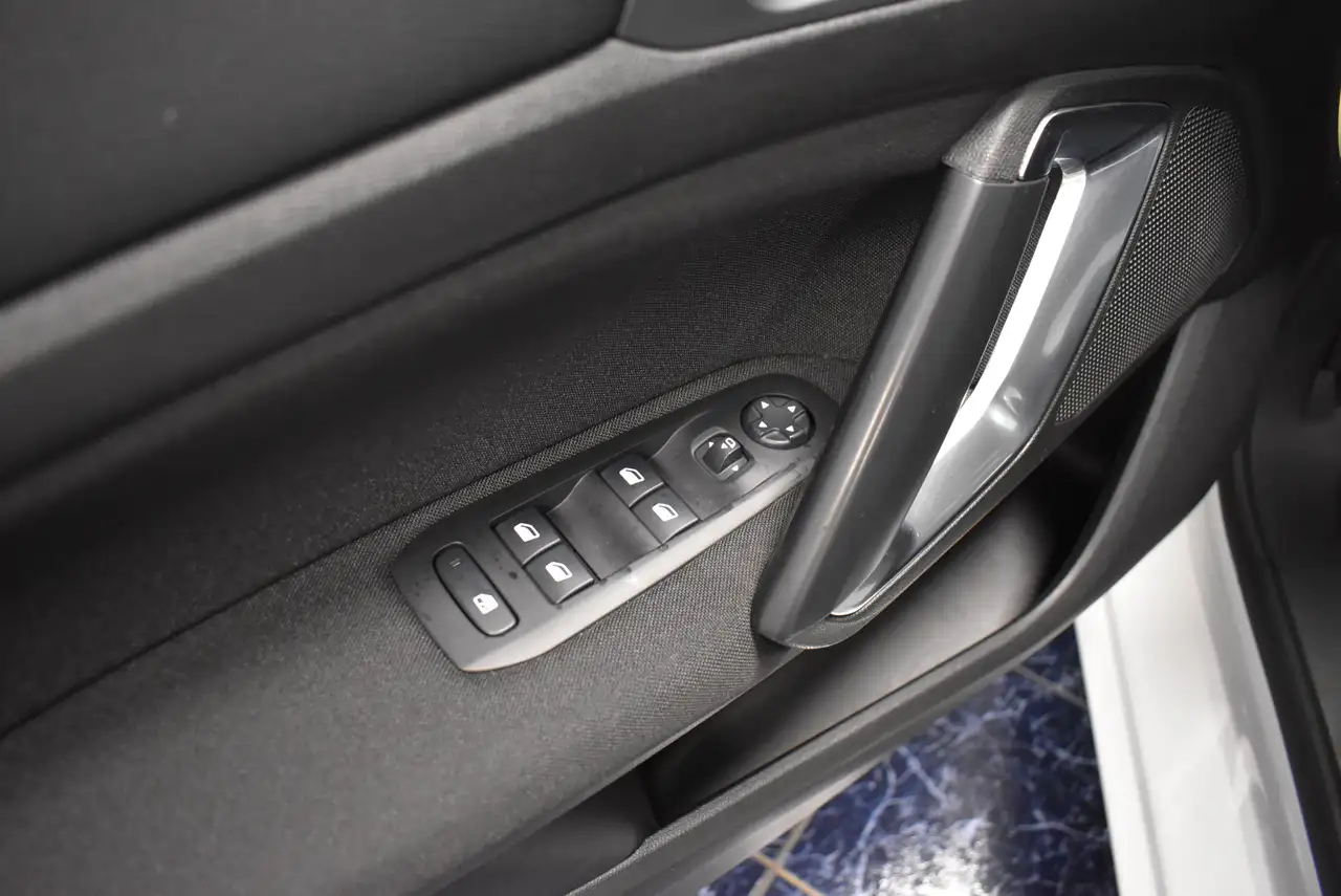 2020 Peugeot 308 SW Active Navi Kamera PDC 1-Hand AHK, photograph 12