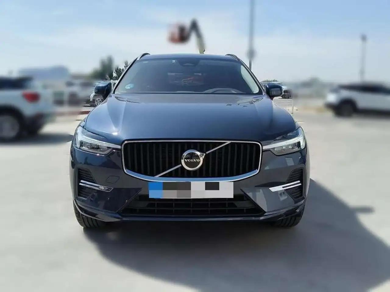 Volvo XC60 2.0 B4 D Core Auto — photo 1 of 23