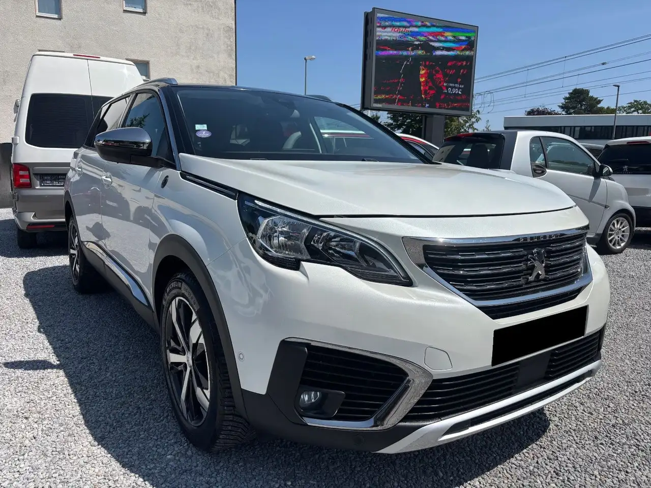 Peugeot 5008 CROSSWAY ALU/NAVI/Kam180°/7Sitze/ZR neu! — photo 1 of 26
