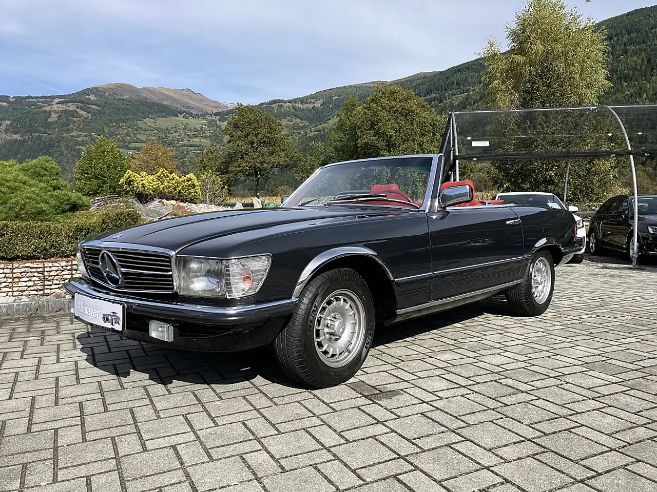 Mercedes-Benz SL 280 R107 — photo 1 of 28