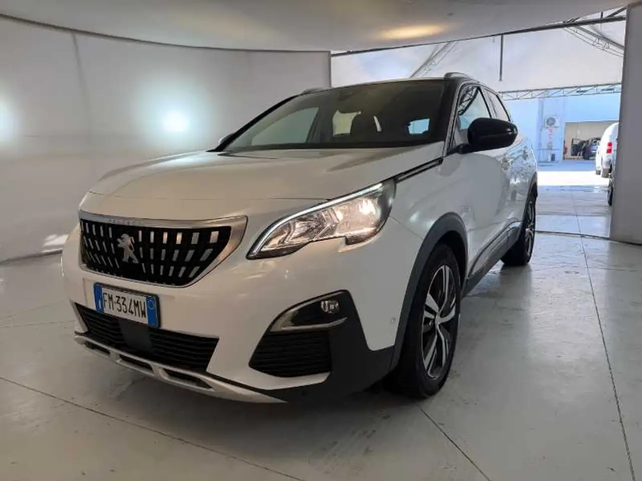 Peugeot 3008 1.6 BlueHDi Allure — photo 1 of 21