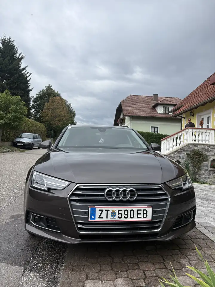 Audi A4 Avant 2,0 TDI — photo 1 of 17