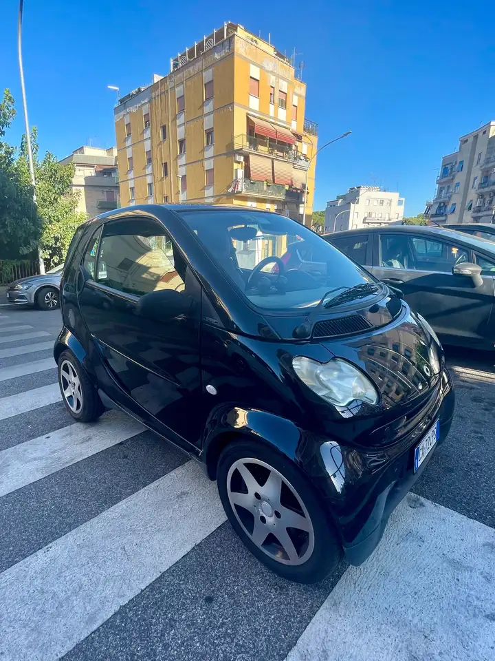 smart forTwo Fortwo 0.7 Smart Pure 61cv — photo 1 of 5