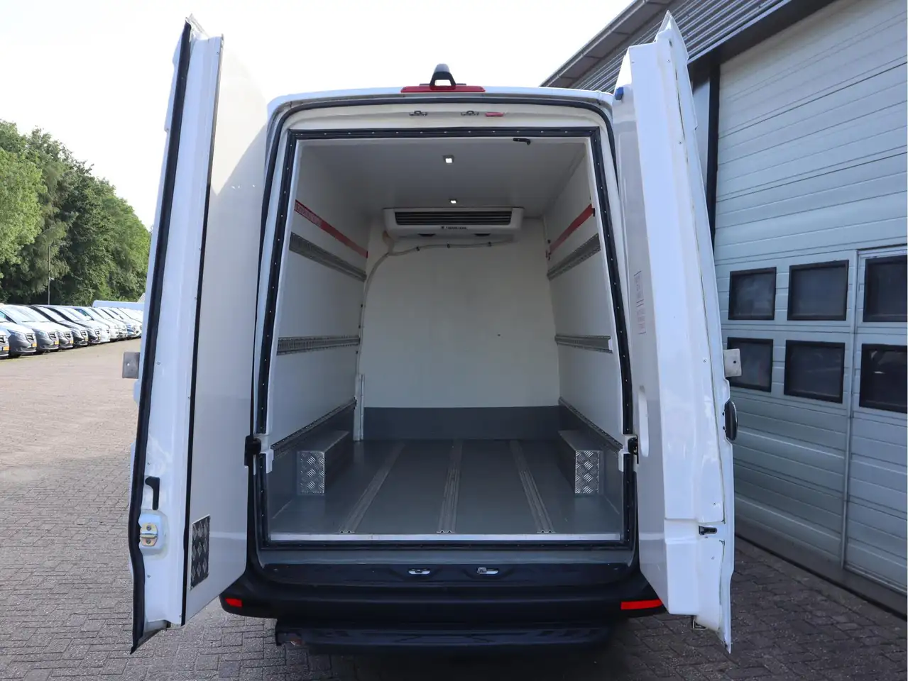 2024 Mercedes-Benz Sprinter 317 CDI Automaat L3H2 - Pharma Medizin - Koelwagen, photograph 4