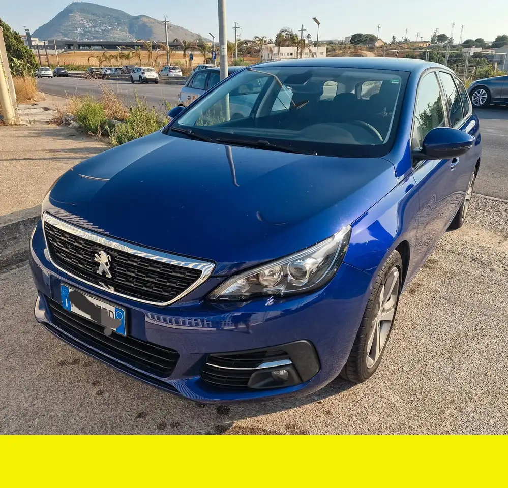 Peugeot 308 — photo 1 of 11