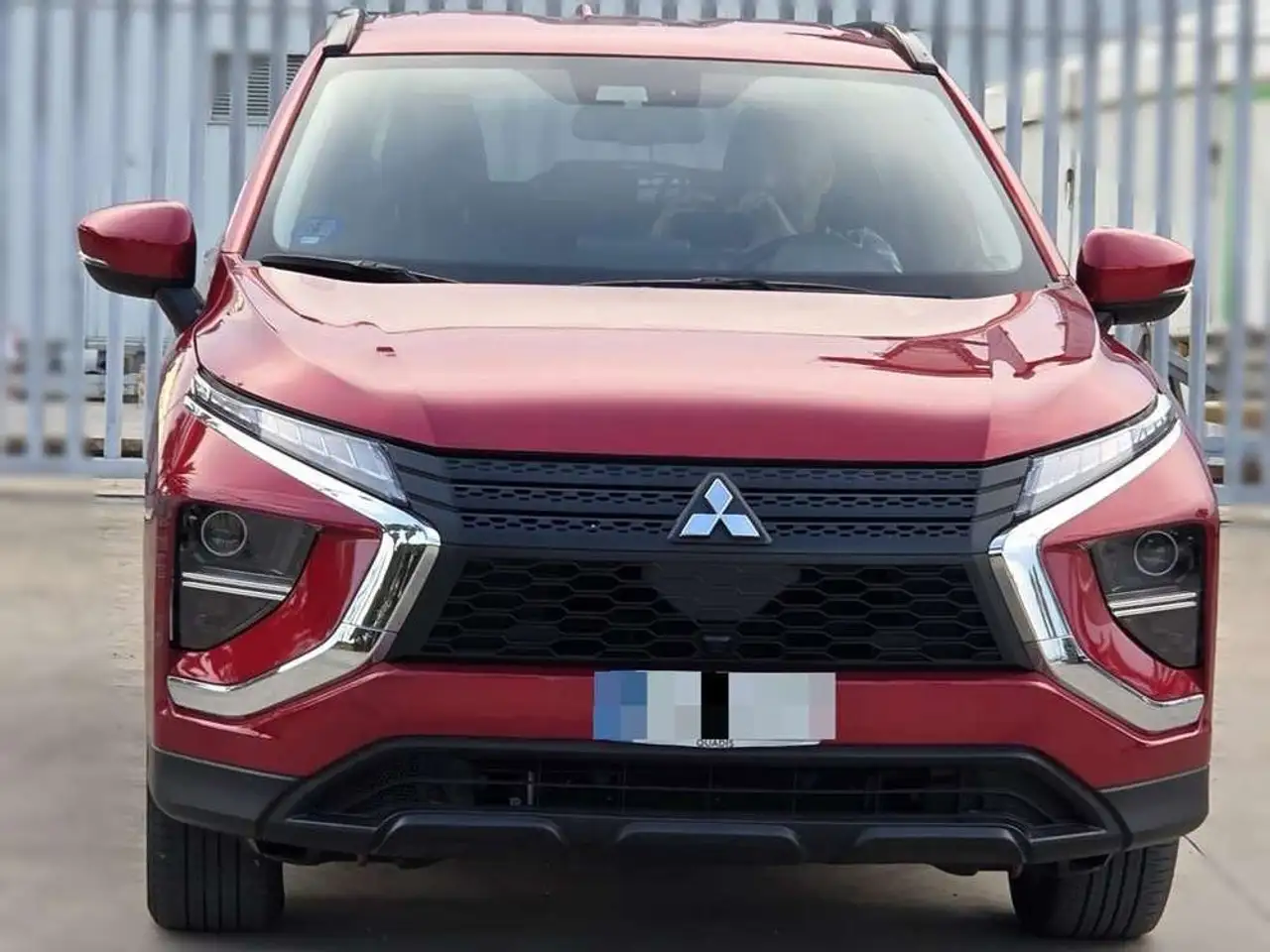 Mitsubishi Eclipse Cross 2.4 PHEV Kaiteki Auto 4WD — photo 1 of 25