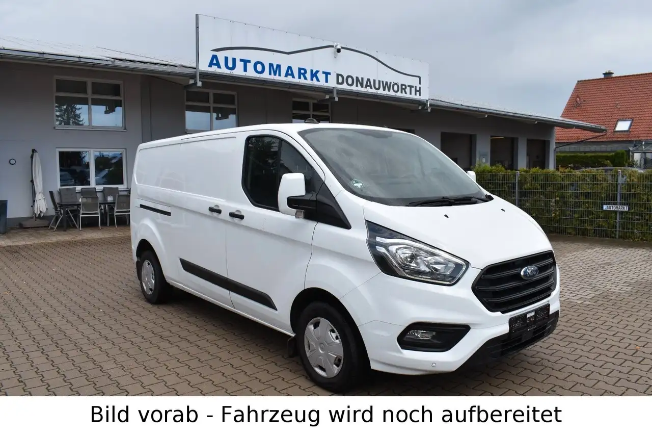 Ford Transit Custom 2,0 EcoBlue Kasten 300 L2H1 Trend — photo 1 of 13