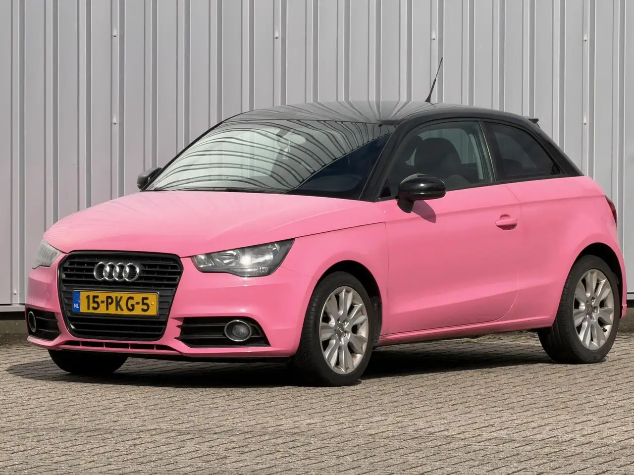 Audi A1 1.2 TFSI roze s-line inruil mogelijk — photo 1 of 16