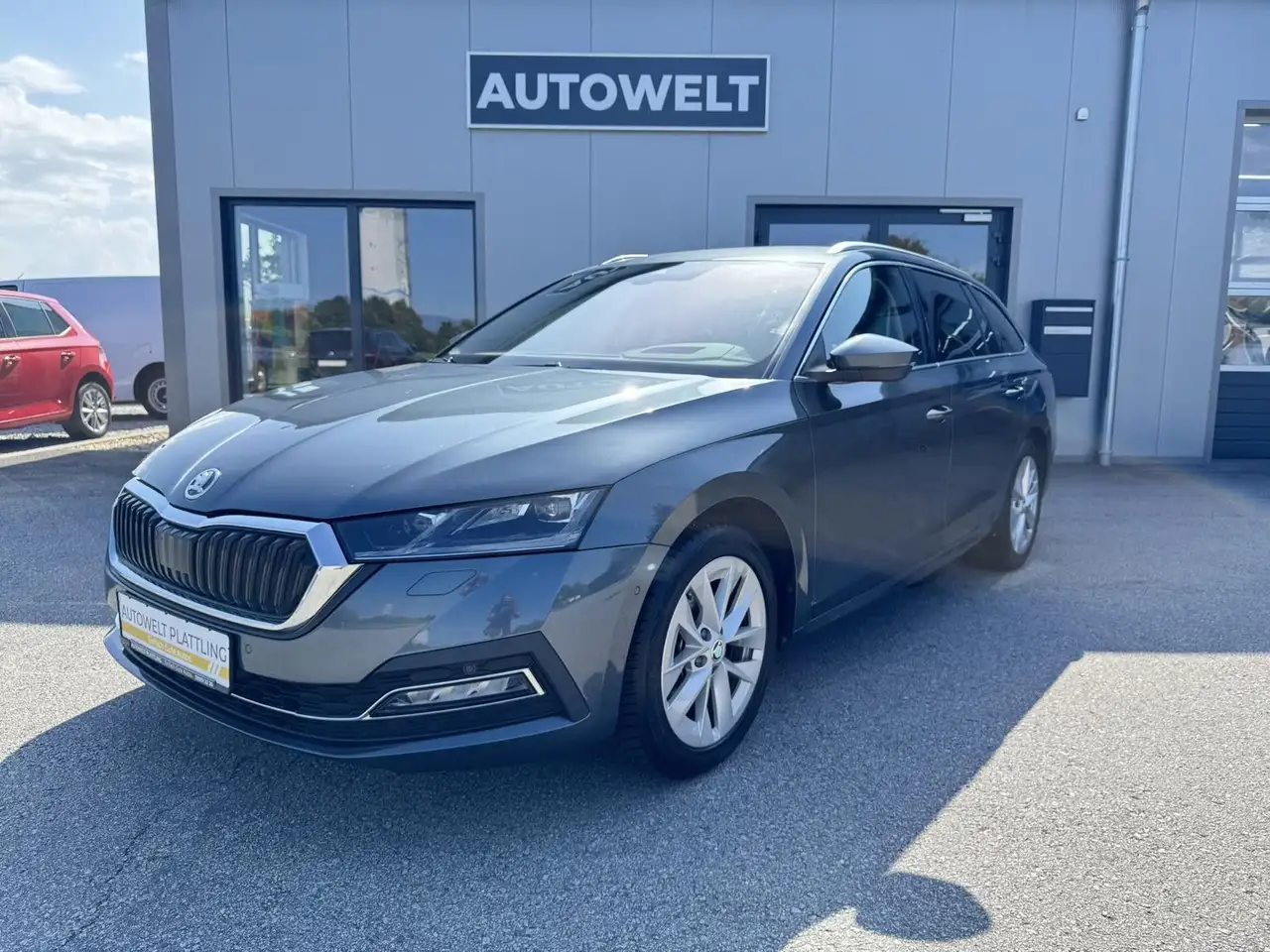 Skoda Octavia Combi Style 1.5 TSI Headup DSG Kamera — photo 1 of 25