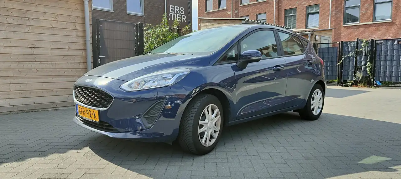 Ford Fiesta 1.1 TREND — photo 1 of 12