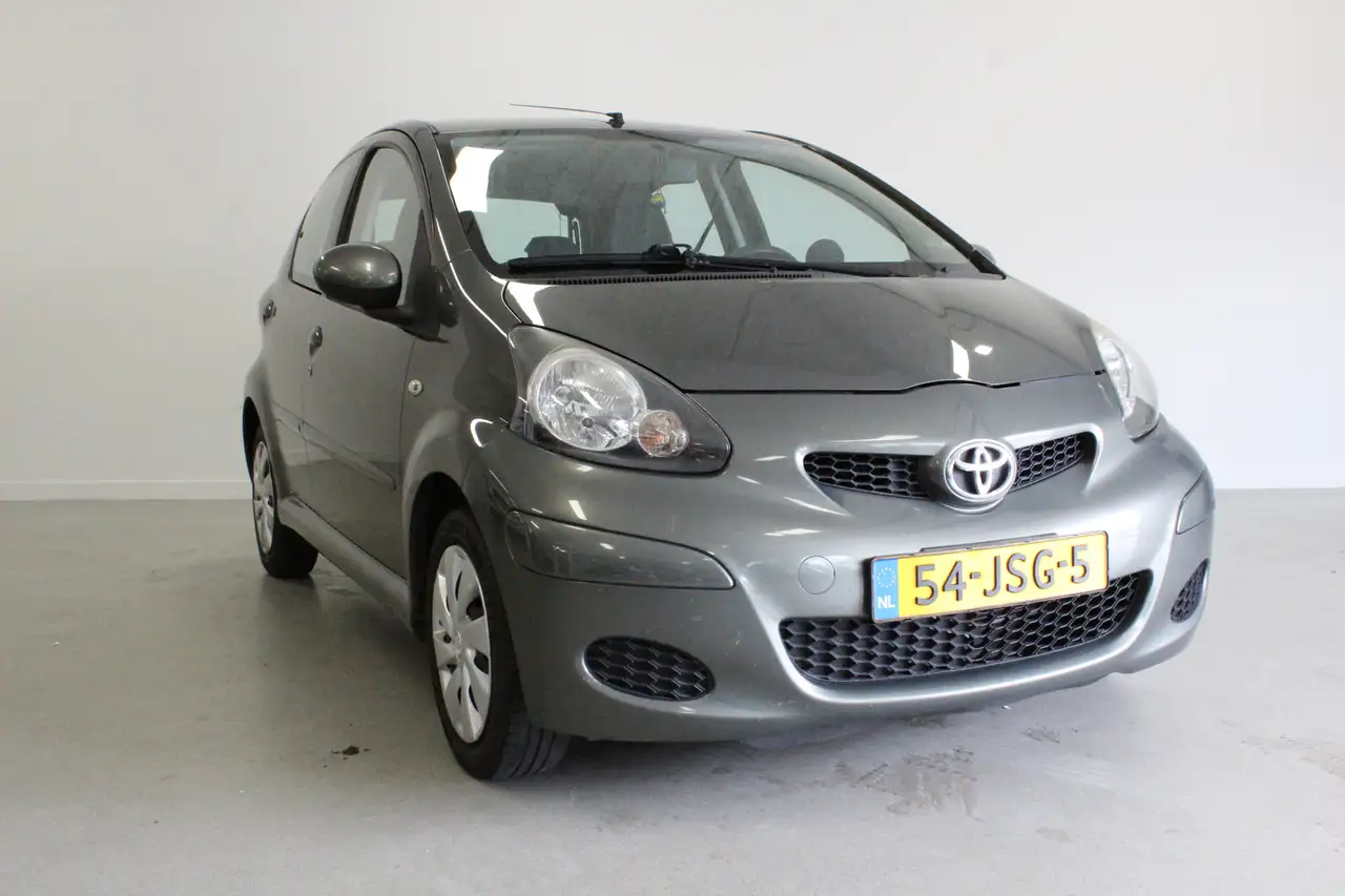 Toyota Aygo 1.0-12V | 08-07-2027 APK | 5DEUR | AIRCO | ELEK-RA — photo 1 of 27